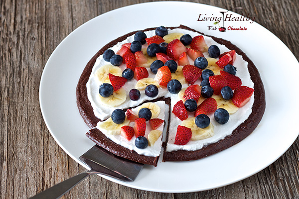 Paleo-Raw-Chocolate-Brownie-Fruit-Pizza2